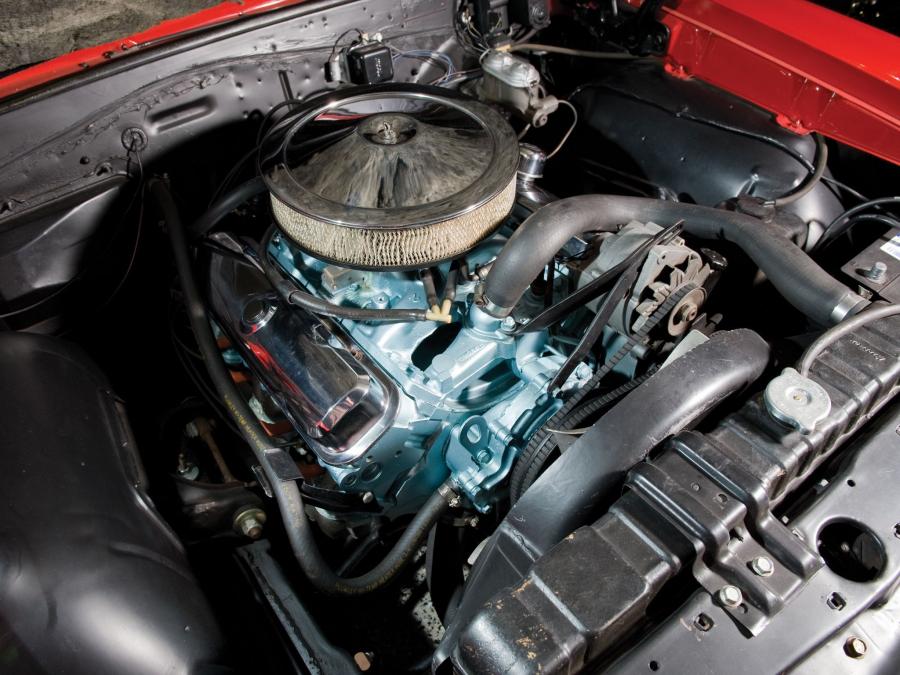 Моторный отсек Pontiac Tempest GTO Hardtop Coupe (24217) 1967 года  (фото 12 из 26)